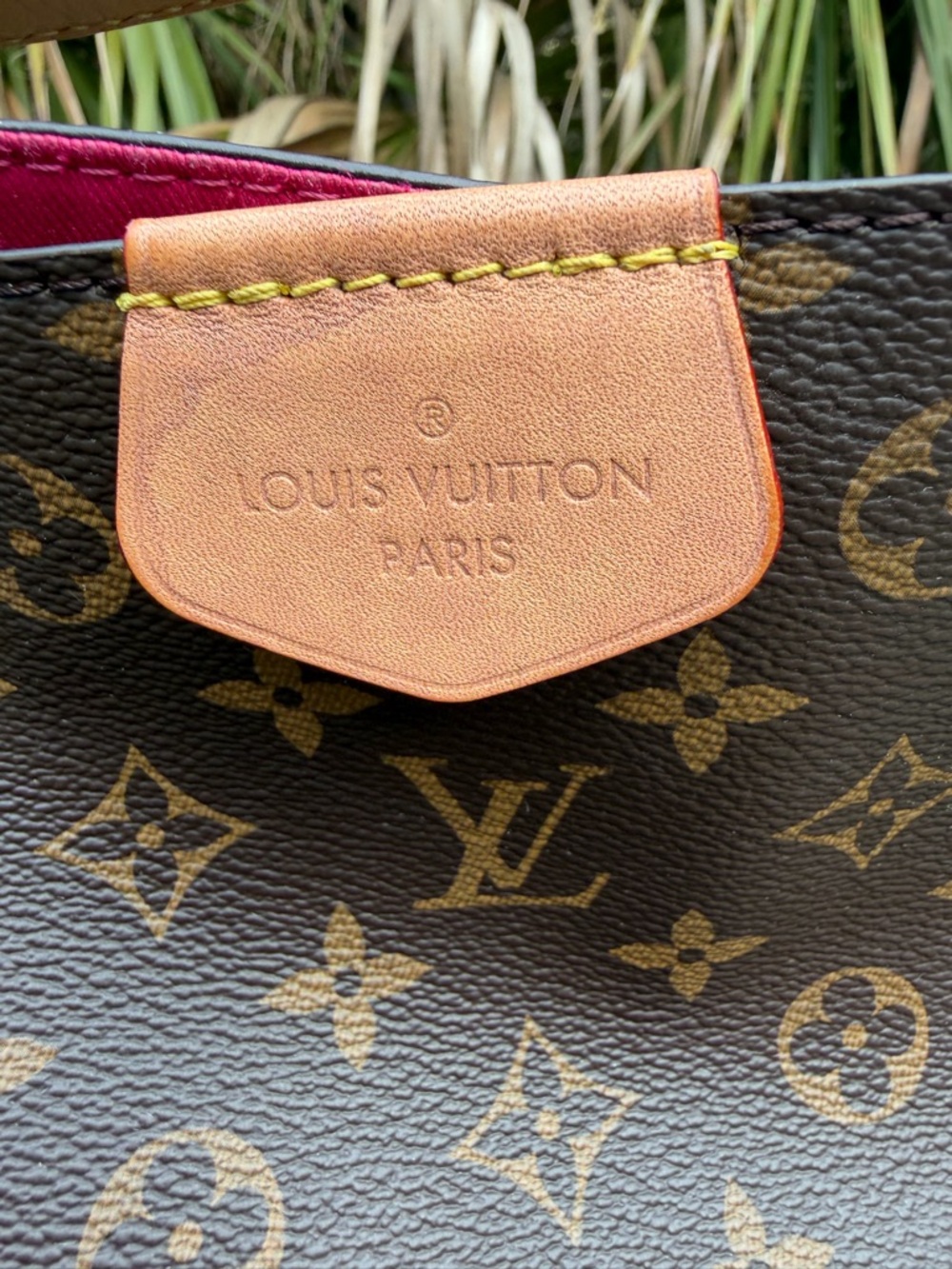 Authentic Louis Vuitton Graceful hobo Monogram Canvas Shoulder MM bag W/Dustcove - Picture 12 of 16